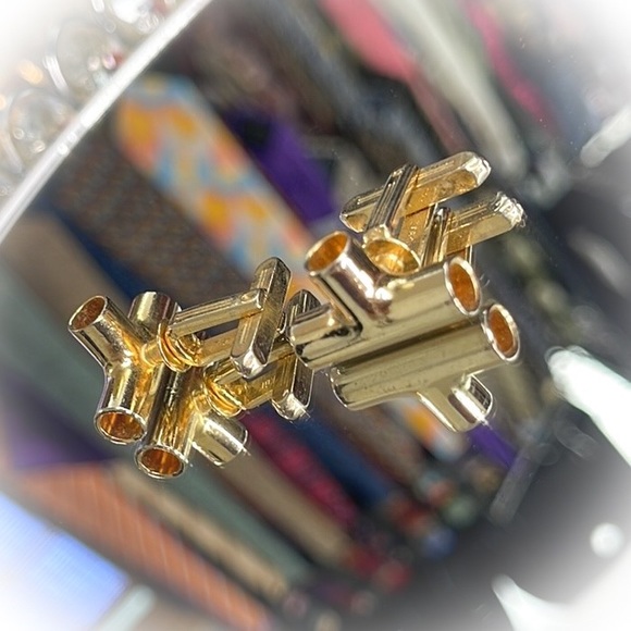 💕Beautiful Gold Tone Cufflinks Plumbing Pipes💕 - Picture 5 of 5